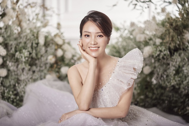 Á hậu Thuỵ Vân hứa chọn váy cưới cho bạn gái NSND Công Lý ngày lên xe hoa - 4