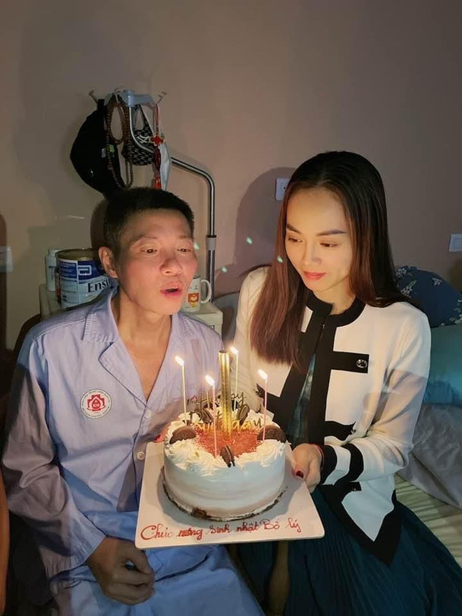 NSND Công Lý được vợ con, đồng nghiệp chúc mừng sinh nhật ở bệnh viện - 3