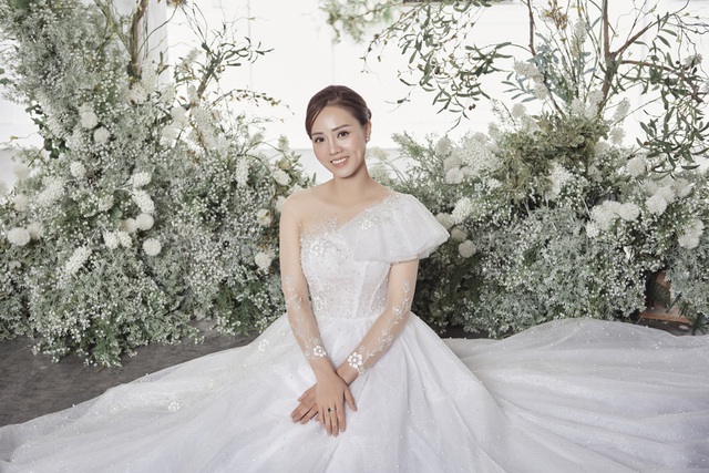 Á hậu Thuỵ Vân hứa chọn váy cưới cho bạn gái NSND Công Lý ngày lên xe hoa - 2