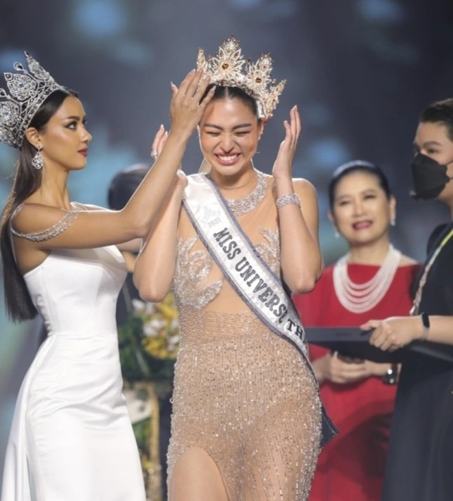 Người đẹp nặng 71 kg đăng quang Hoa hậu Hoàn vũ Thái Lan 2021 - 1