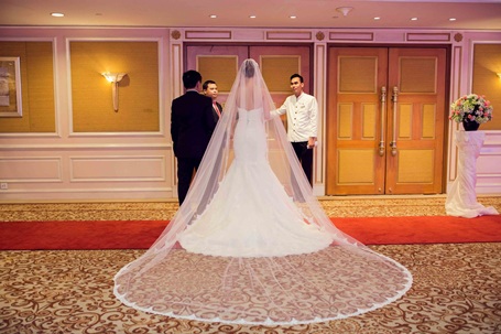 Những chiếc váy cưới đình đám của sao Việt năm 2015 - 9