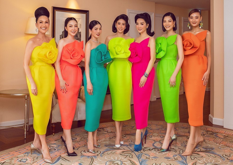 Những mỹ nhân Việt trong trang phục được thiết kế tinh xảo, sang trọng thể hiện đẳng cấp sang chảnh. (Ảnh: FB Hà Kiều Anh)