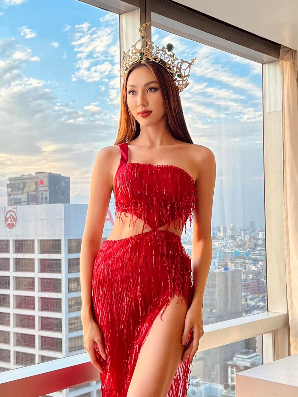 Miss Grand International Thùy Tiên ghi điểm bởi vẻ ngoài ngày càng xinh đẹp mỗi khi xuất hiện. (Ảnh: FB Nguyễn Thúc Thùy Tiên)